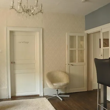 Couette-café Chambres D'hotes La Reverie *